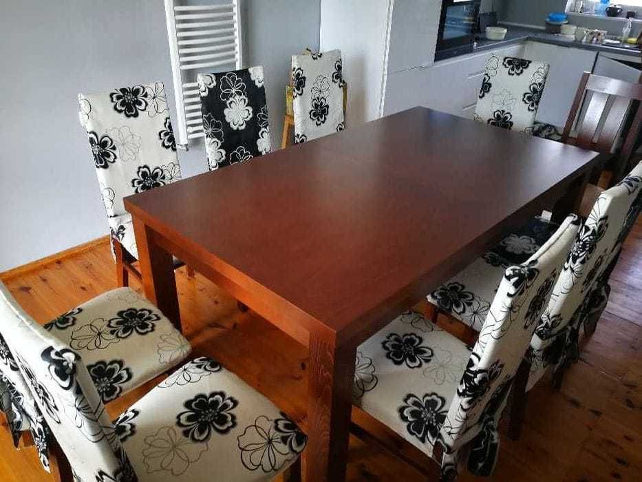 Stół rozkładany z krzesłami