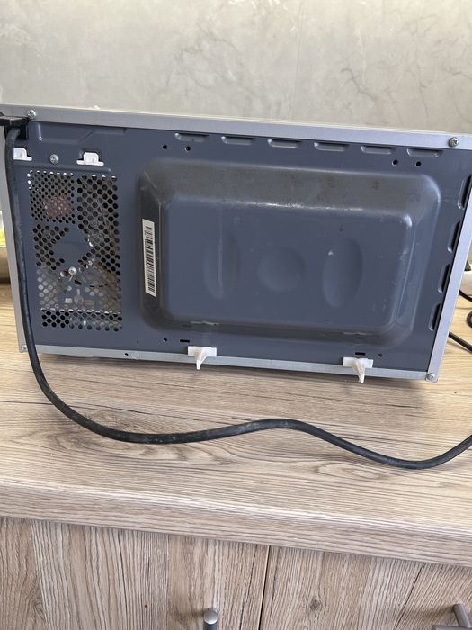 Kuchenka mikrofalowa Sharp, elektroniczna