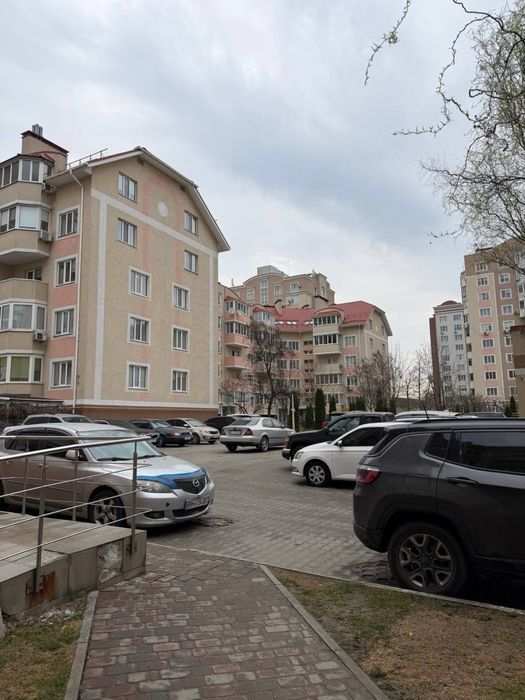 2  к. квартира  ЖК Петрівський квартал з видом на фонтани!