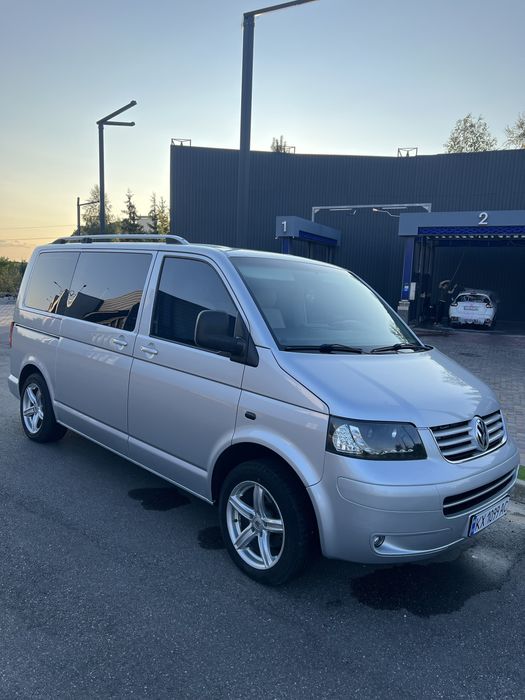 Volkswagen Caravella T5