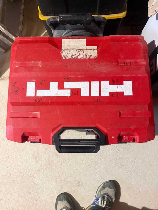 Kit Hilti a Bateria – Berbequim, Rebarbadora e Martelo Perfurador + Carregador + 2 Baterias + Mala