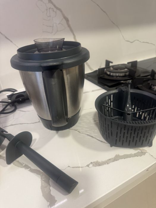 Bimby Tm5 com respetivos acessorios