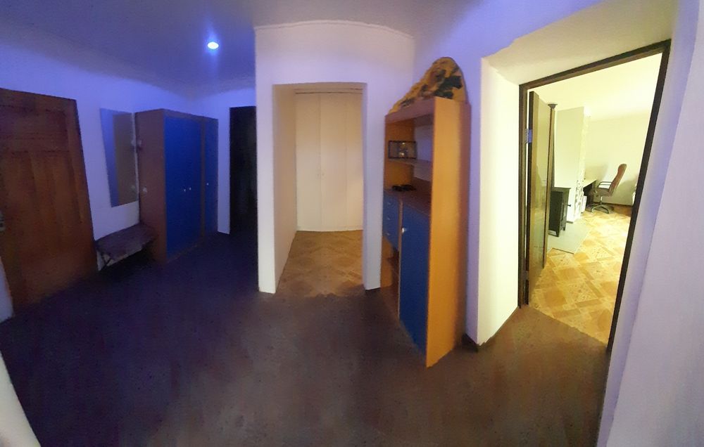 Дом с бассейном.