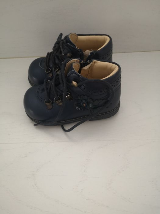 Botas/sapatilhas menina Chico 10€