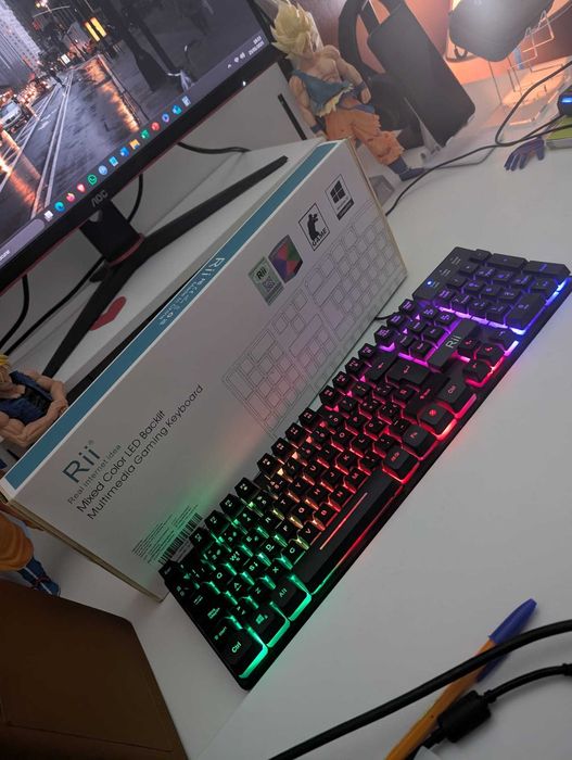 Gaming Keyboard with LED Lights (Like New)64752391788929121