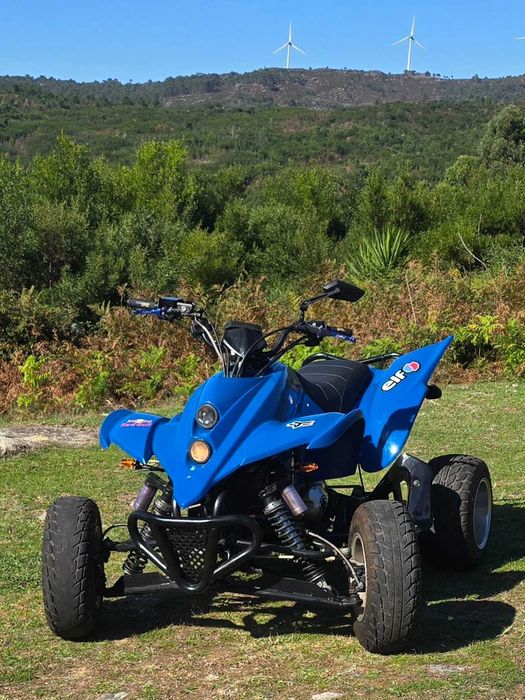 Vendo moto 4 250