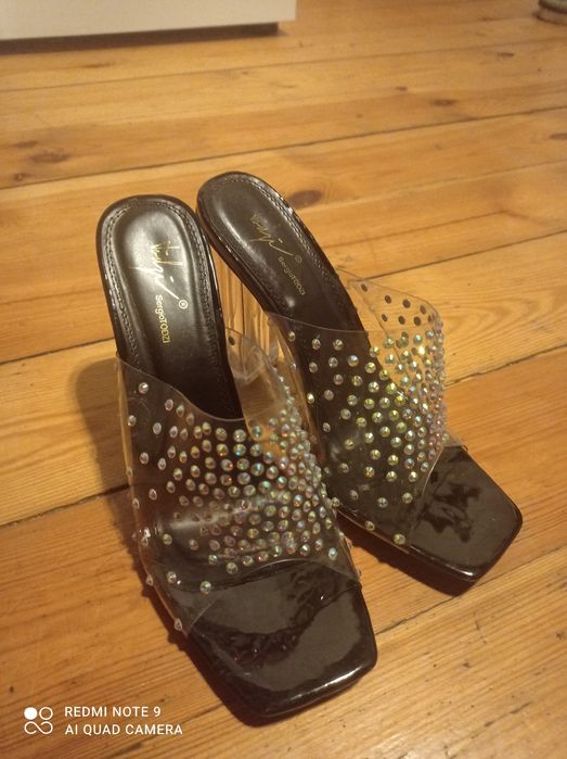 Przezroczyste klapki 11cm