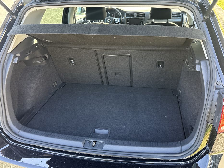 Volkswagen Golf 7,5        1.6 TDi 115cv (Look GTi)