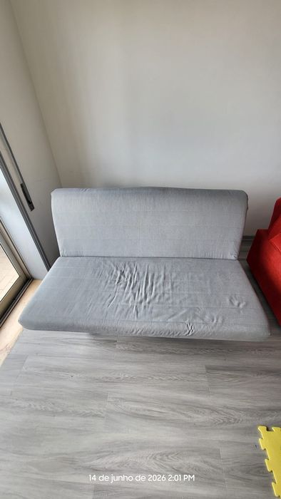 Sofá cama cinza IKEA