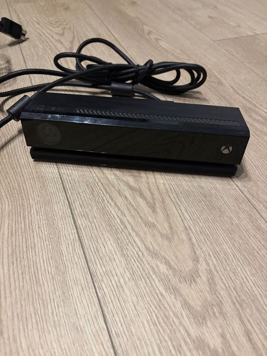 Xbox One 500GB 2pady