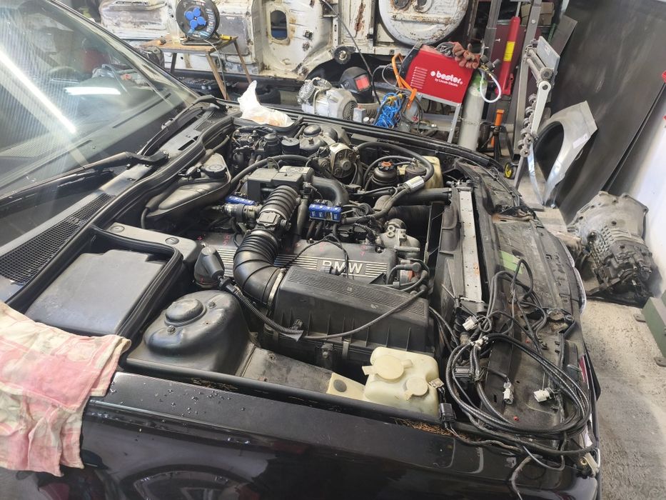 Części silnika m30b30 e32 730i