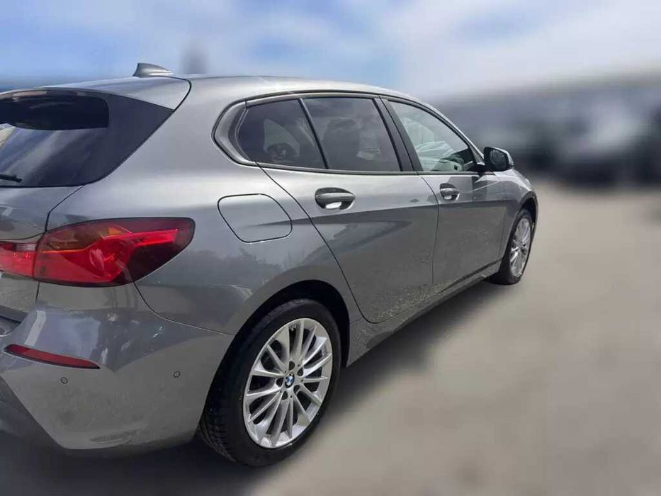 BMW 1 Hatchback (F40) 116 d de 2023 Salvado