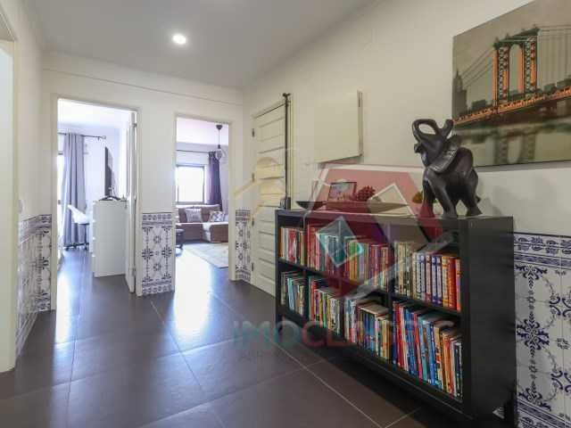 Excelente oportunidade - Apartamento T2 com aproveitamento de sótão (Quarto c/ wc privado)