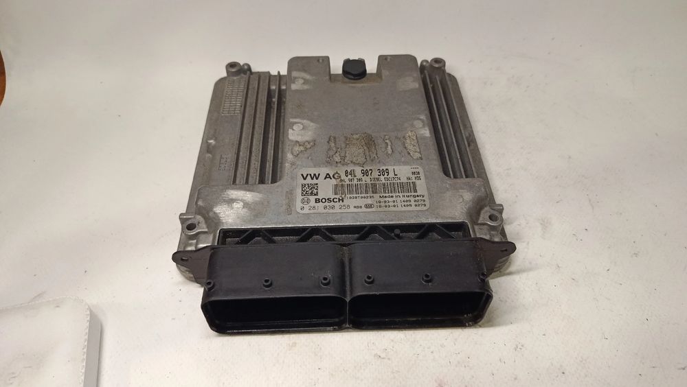 Centralina motor / ECU AUDI A4 (8W2, 8WC, B9)