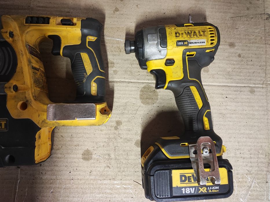 Martelo elétrico DeWalt dch273n e aparafusadora  dcf887