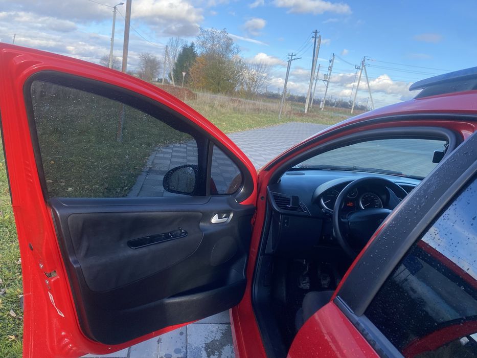 Продам PEUGEOT 207SW 1.4  12.2007