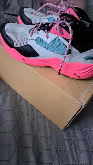 Кросівки жіночі ARKK