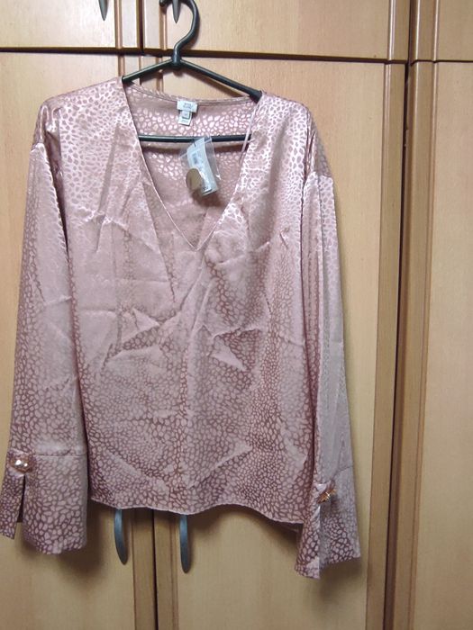 Пакет жіночих речей в ідеальному стані