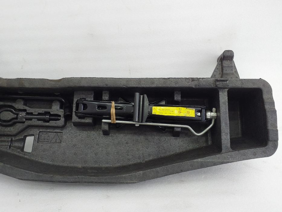 Kit de roda suplente FORD Focus III Carrinha