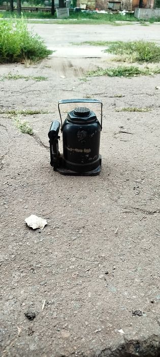 Продам домкрат 20т