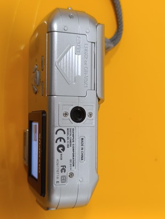 Aparat cyfrowy kompaktowy Olympus C-160, na baterie AA, retro 100% OK