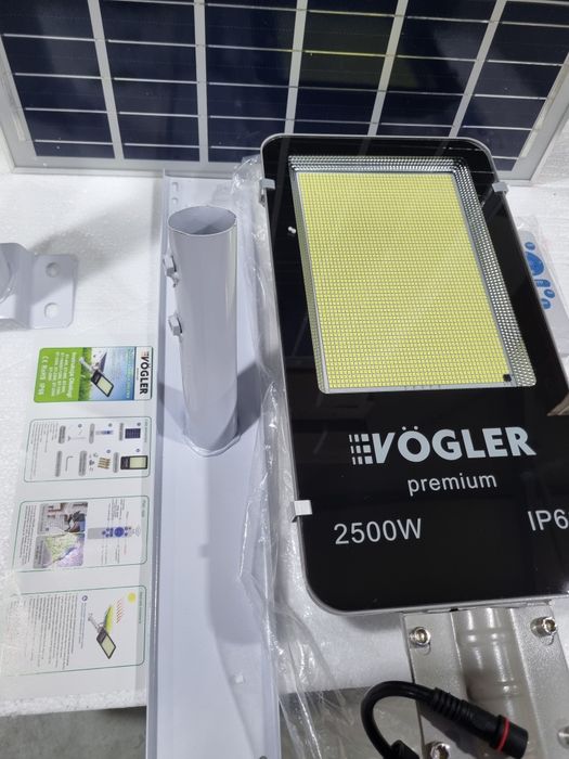 Lampa Uliczna Solarna VÖGLER GmBh wersja PREMIUM 2500W, latarnia