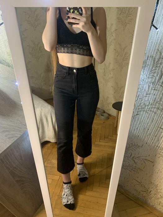 czarne spodnie rozszerzane nogawki wysoki stan