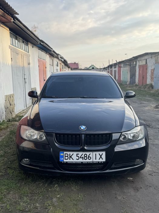 Продам БМВ Е90 седан