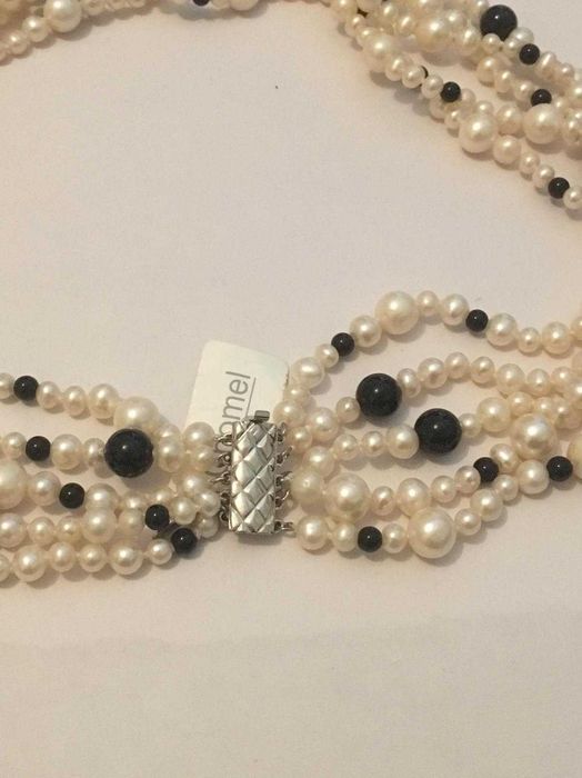 Colar de pérolas chomel