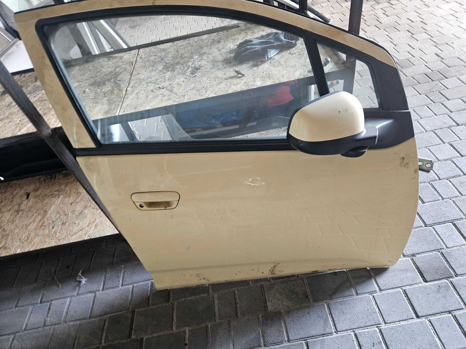 двері дверкя права Chevrolet spark