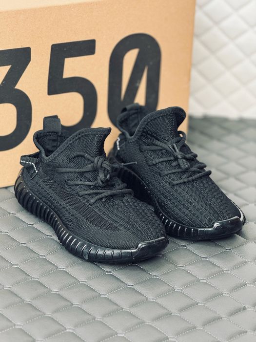 Adidas Yeezy Boost 350 all black кроссовки женские Адидас изи черные