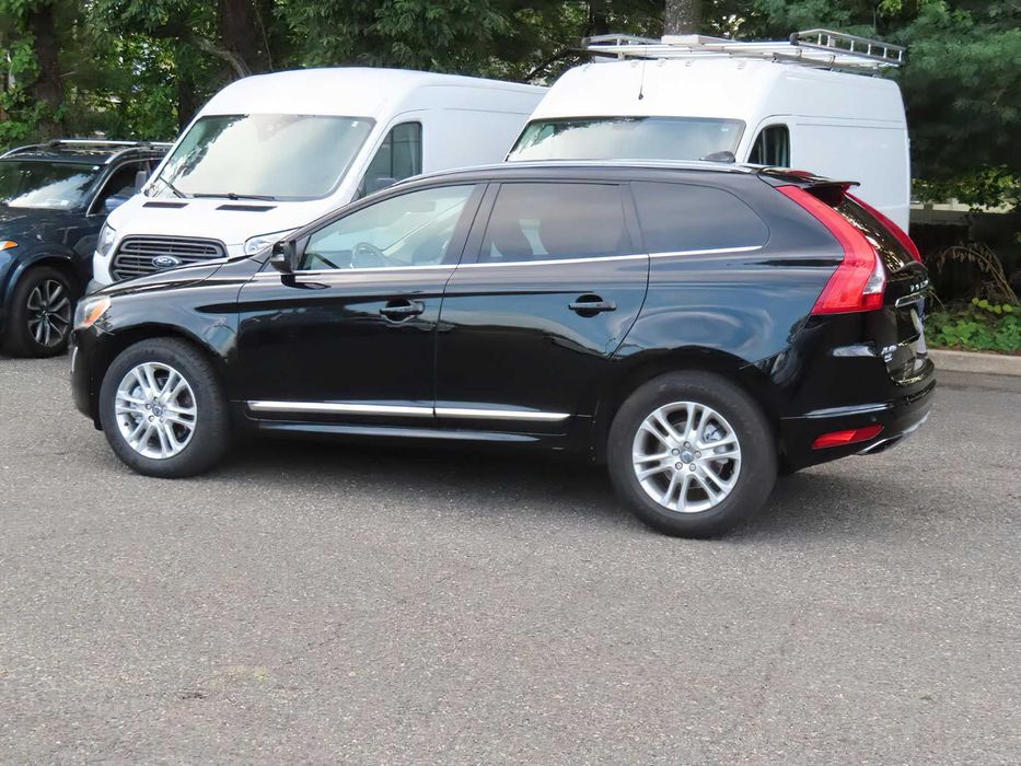 Volvo XC60      2016