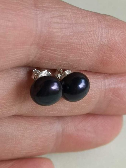 kolczyki z czarną perłą