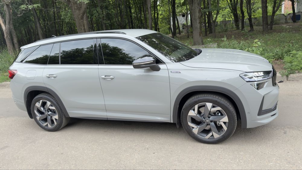 Аренда автомобиля с водителем :  почасавая аренда , трансферы , межгор