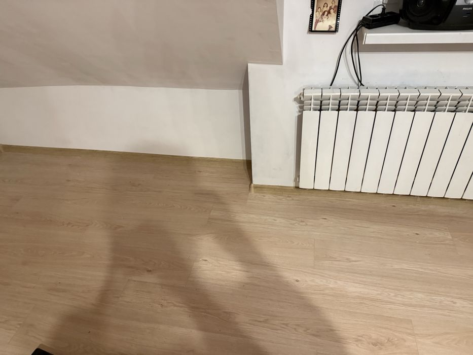 Montaż  paneli podlogowych