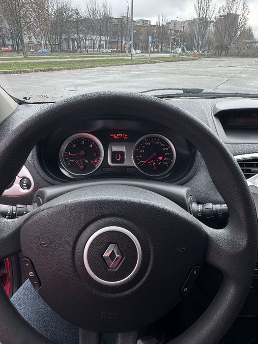 Renault Clio 2012 VIN VF1BR2V0H47315049 фото оголошення 2 з 16