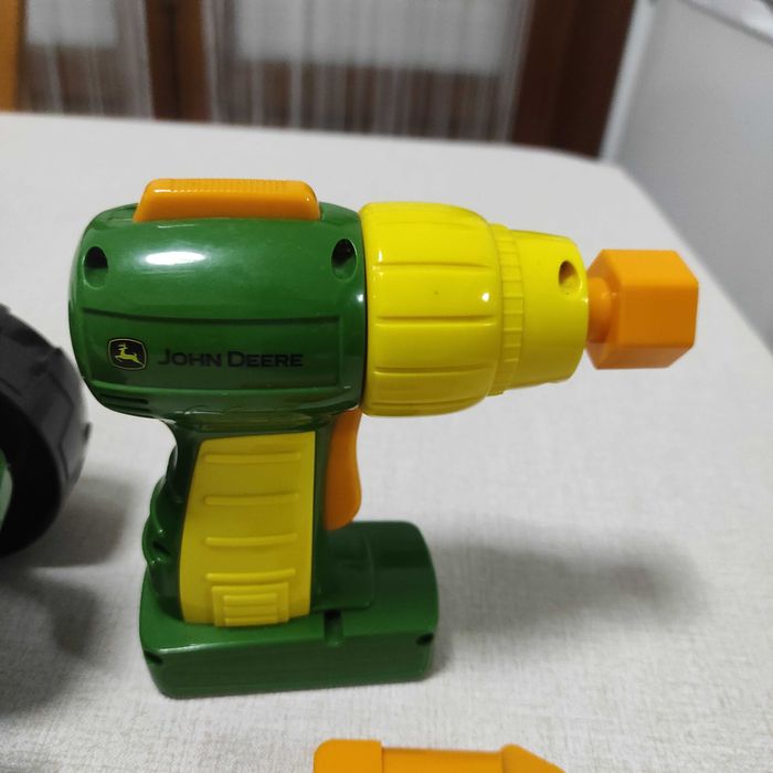 Constrói o trator Johnny