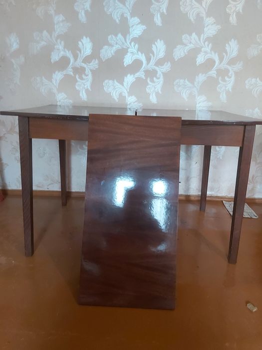 Стол полированный