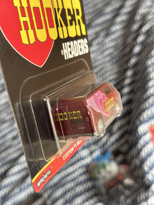 Hot Wheels Premium Custom ’77 Dodge Van HOOKER Headers