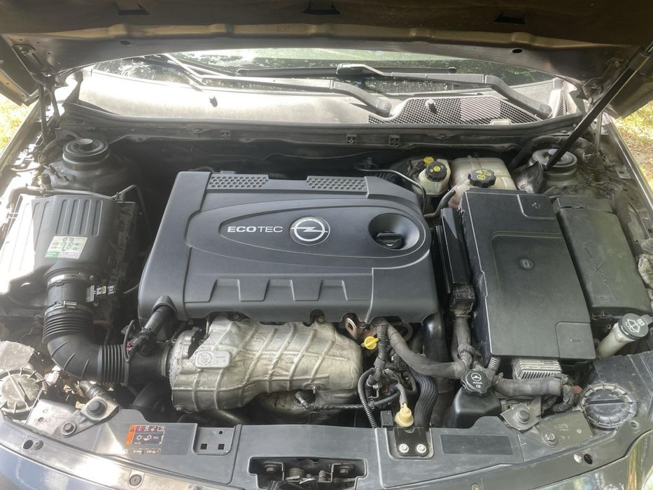 Продаю власний офіційний Opel Insignia в кузові седан
