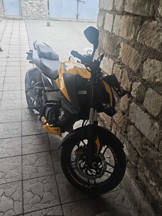 Продам мотоцикл Bajaj Pulsar NS200