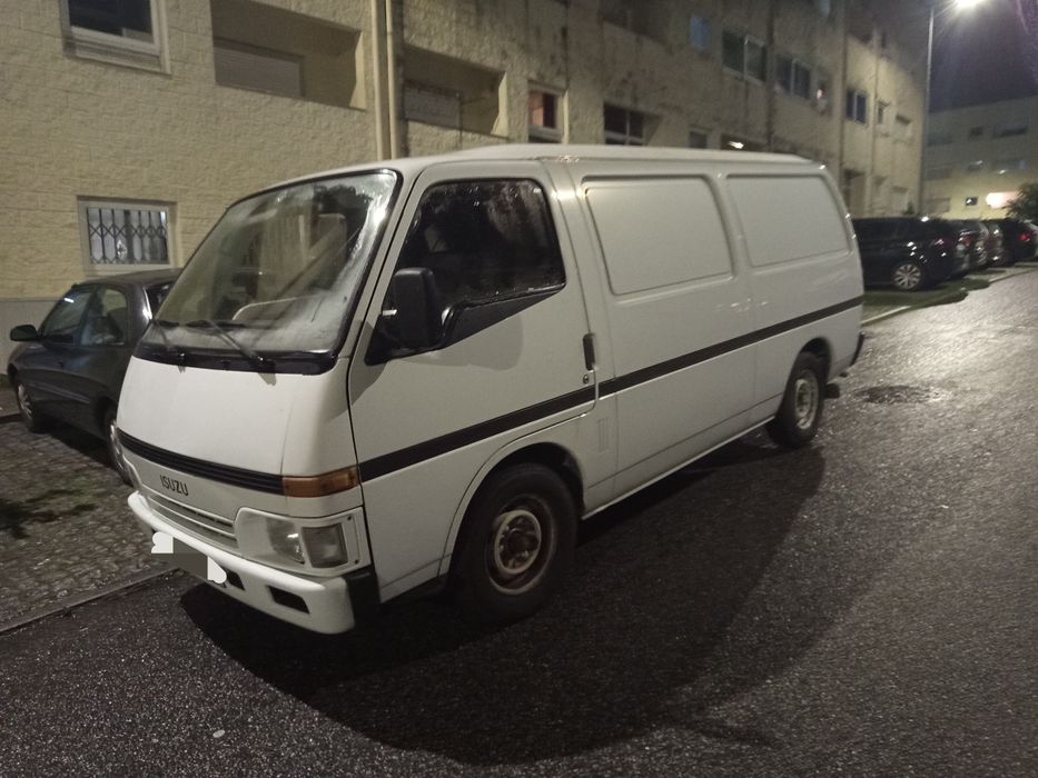 Isuzu Midi 2.5 Diesel (1994) – Fiável, Económica e Isolamento Térmico