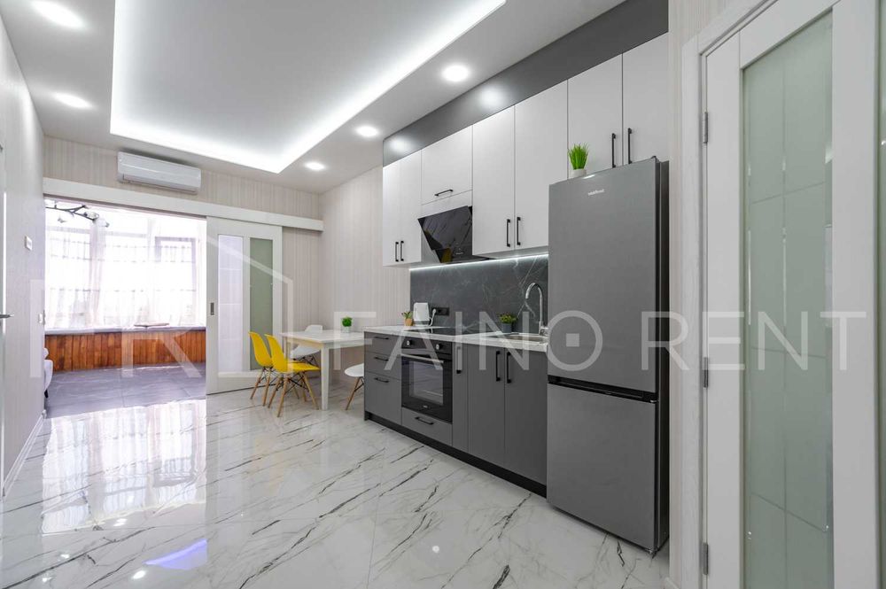 Панорамний вид моря, 2 спальнi + зала/5010