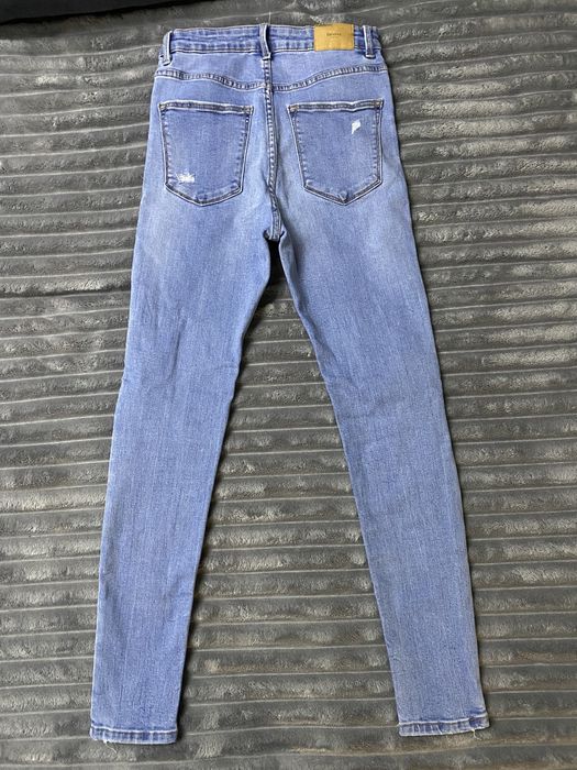 Damskie jeansy denim Bershka