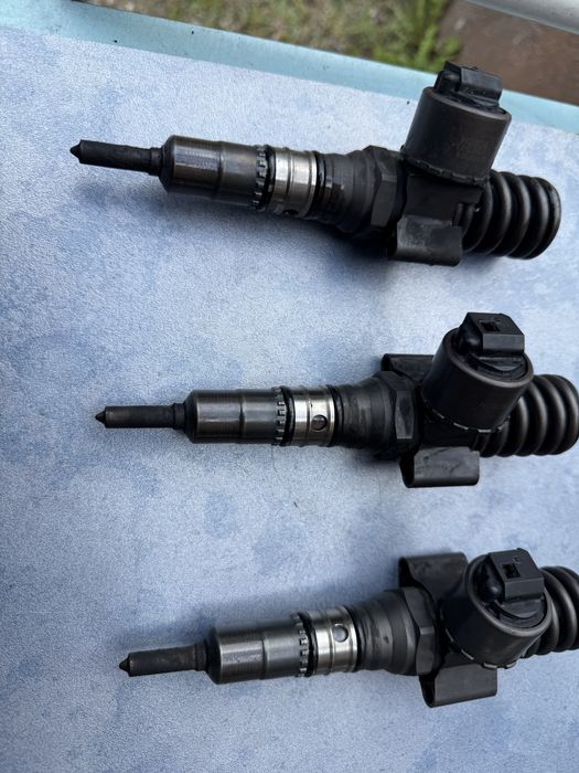 Pompwtryski 2.0 tdi Golf V A3 03g.130.073G+