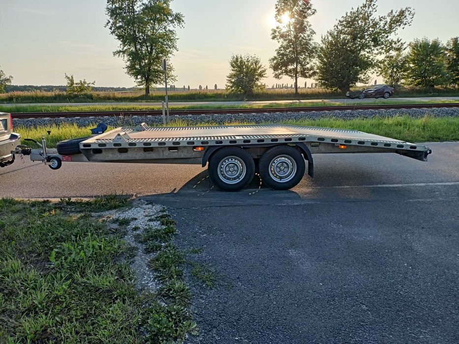 Wynajem lawety wypożyczenie lawety przyczepa laweta transport aut