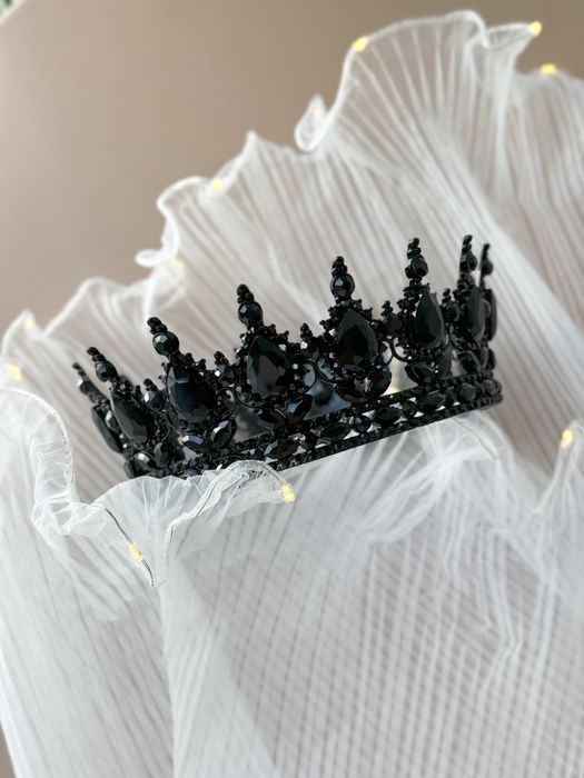 Корона ,  діадема