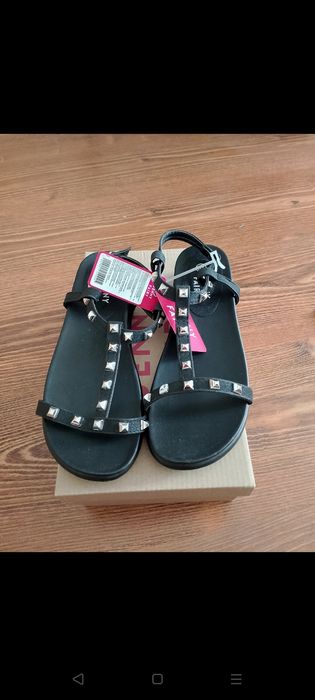 Nowe sandałki damskie