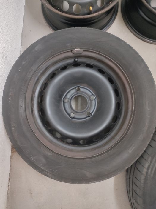 Sprzedam 4 felgi stalowe 15 Renault Megane 3 CENA ZA 4 SZTUKI
