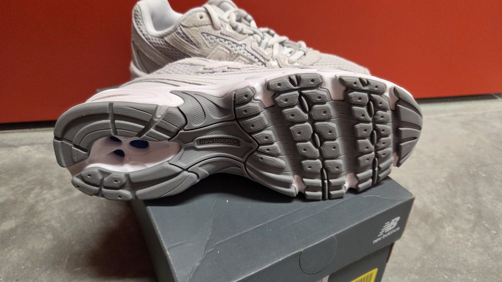 New Balance U740 37.5